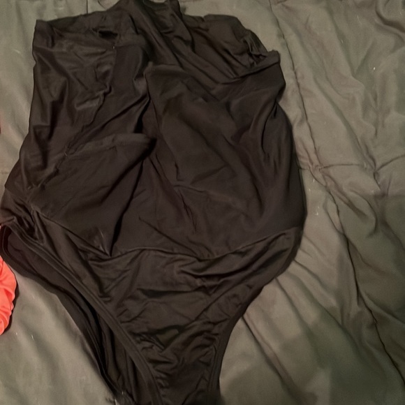 Swimsuit - Picture 5 of 5